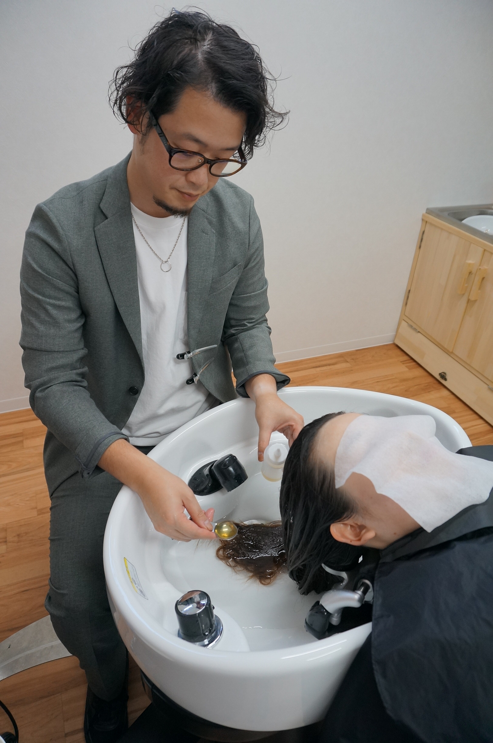 カラーはトリートメントの後でダメージ減 17